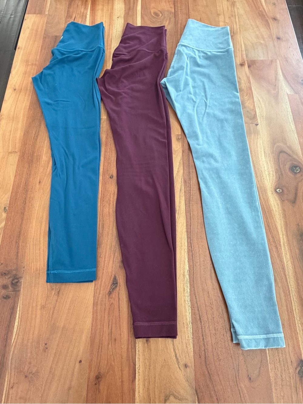 Lululemon leggings 3 pairs size 4